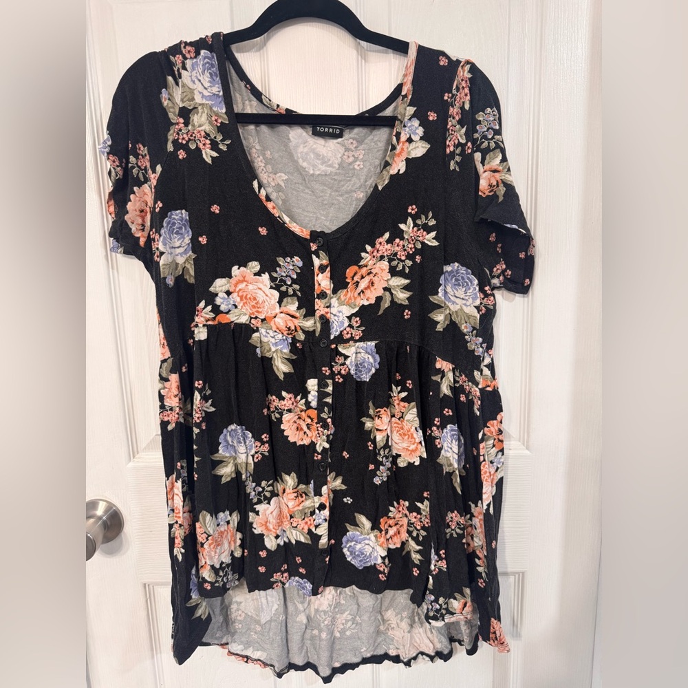 Torrid floral blouse